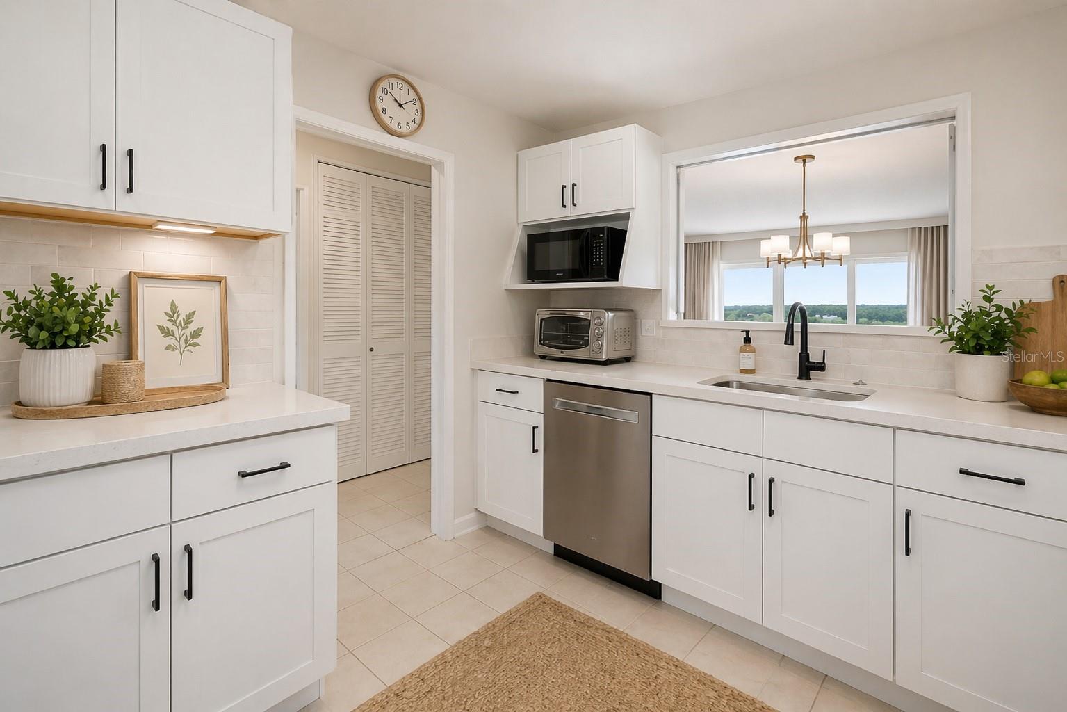 HARBOUR CLUB CONDO 2 - Residential