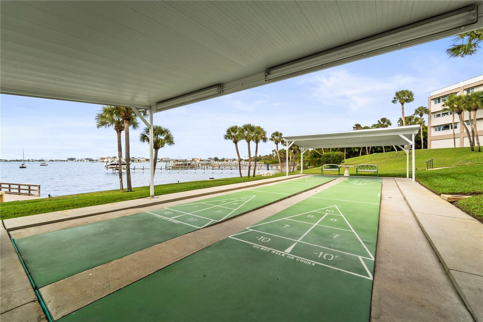 HARBOUR CLUB CONDO 2 - Residential