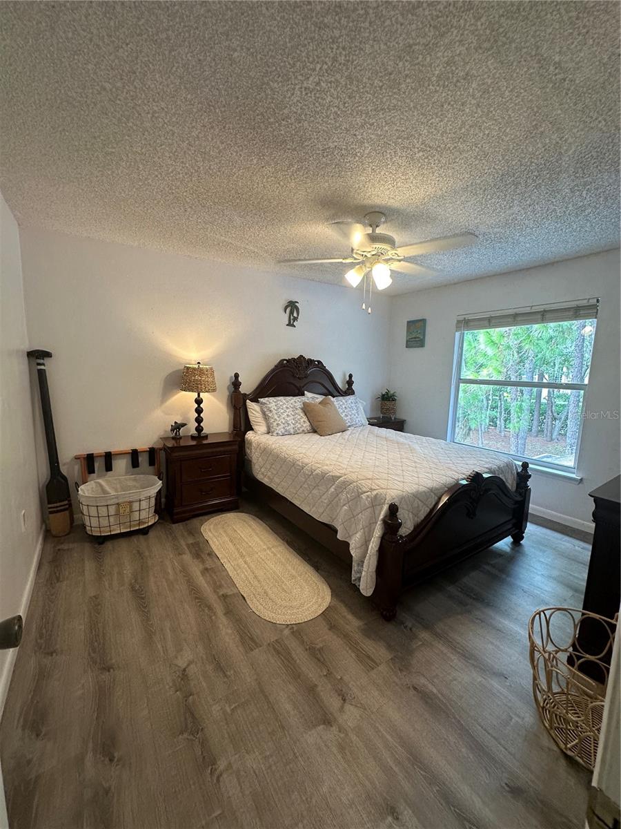 CREEKSIDE - Residential