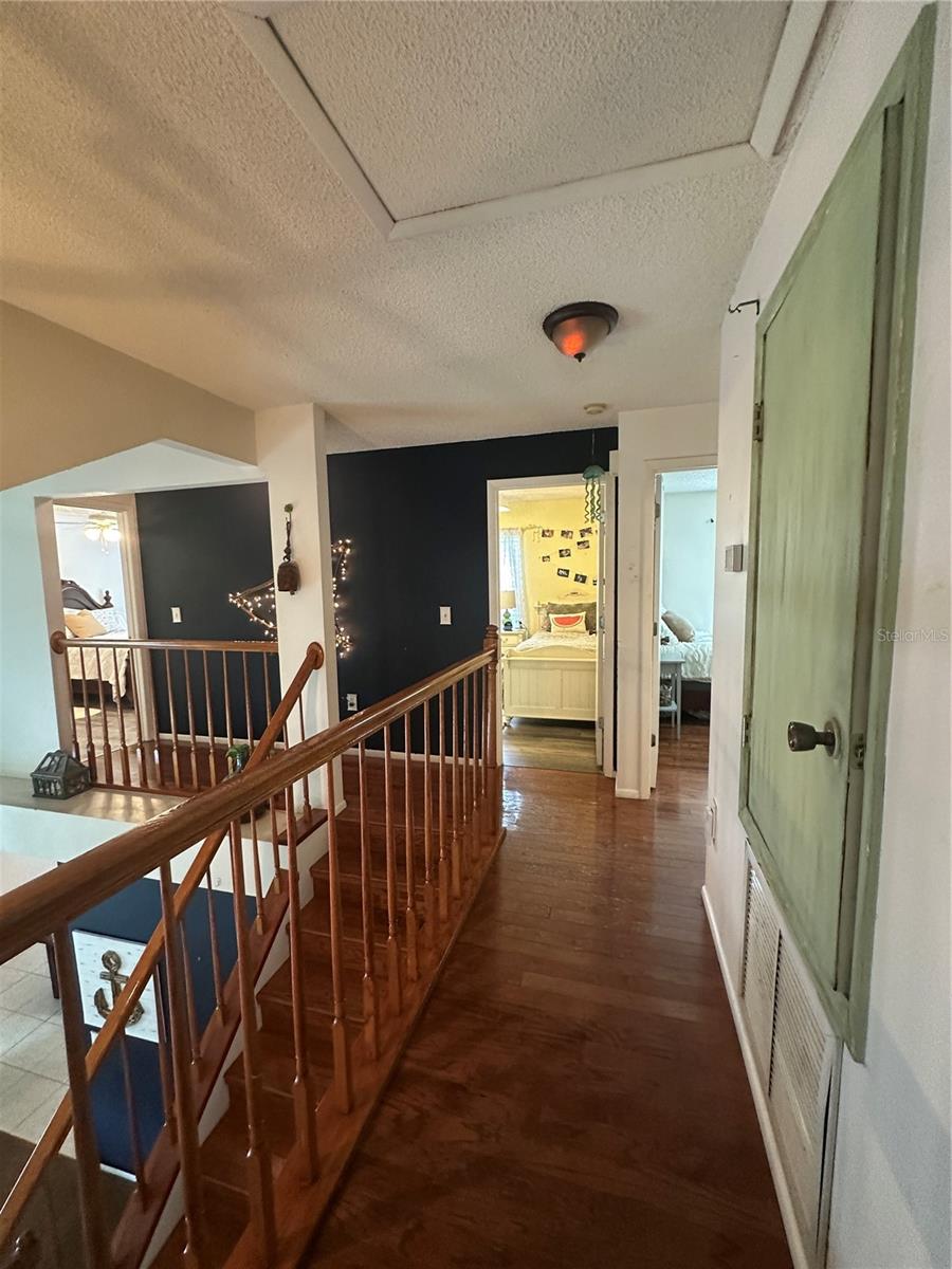 CREEKSIDE - Residential