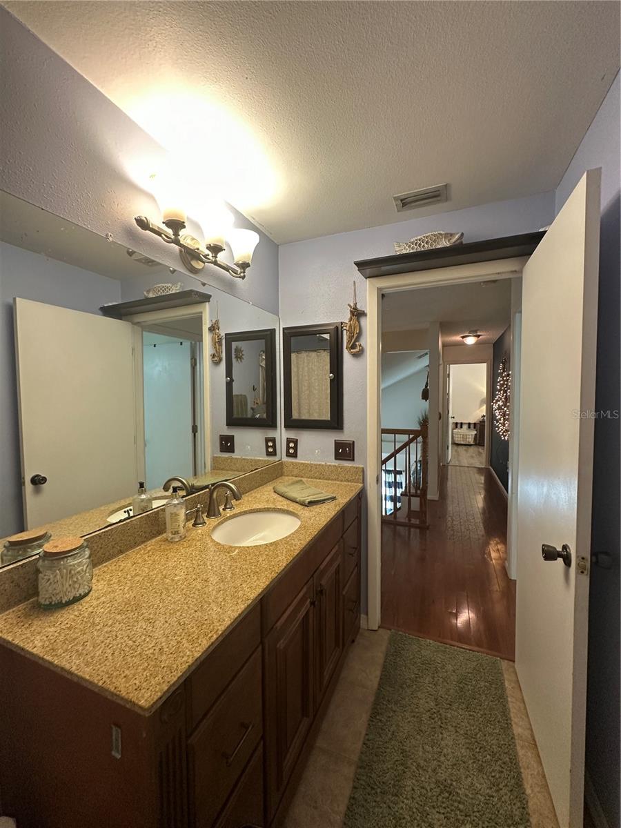 CREEKSIDE - Residential