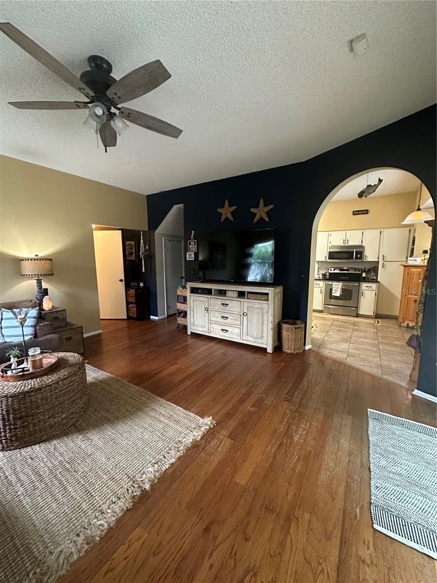 CREEKSIDE - Residential