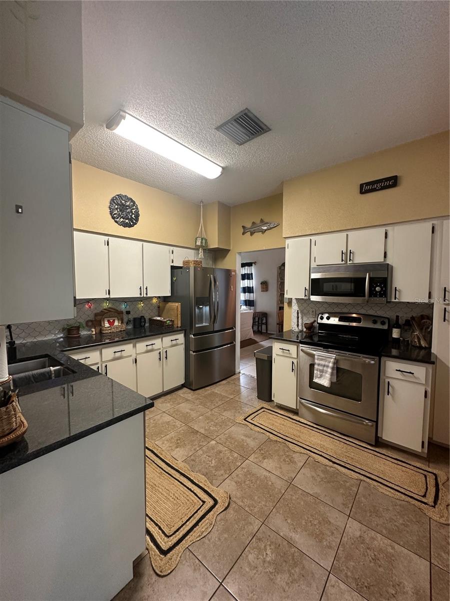 CREEKSIDE - Residential