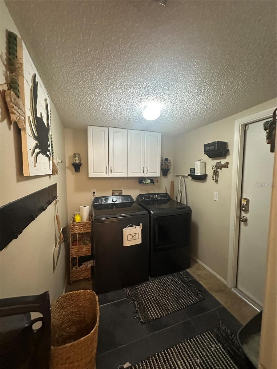 CREEKSIDE - Residential