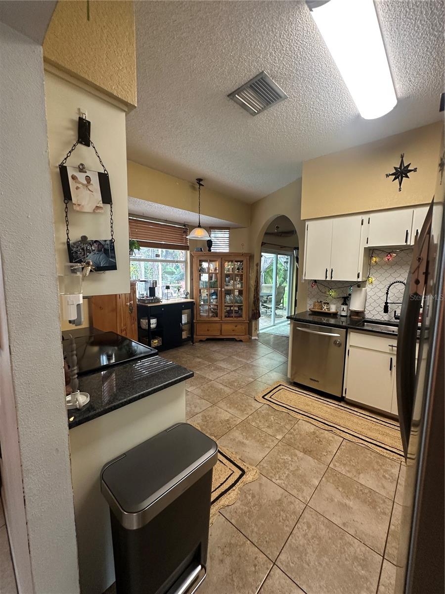 CREEKSIDE - Residential