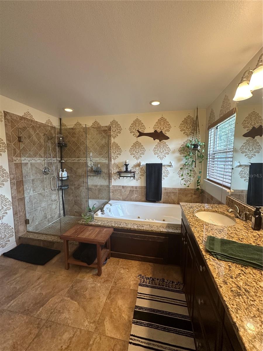 CREEKSIDE - Residential