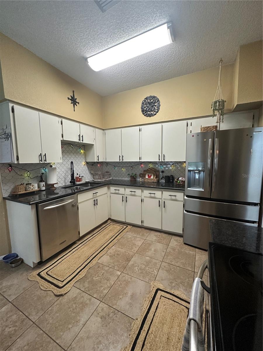 CREEKSIDE - Residential