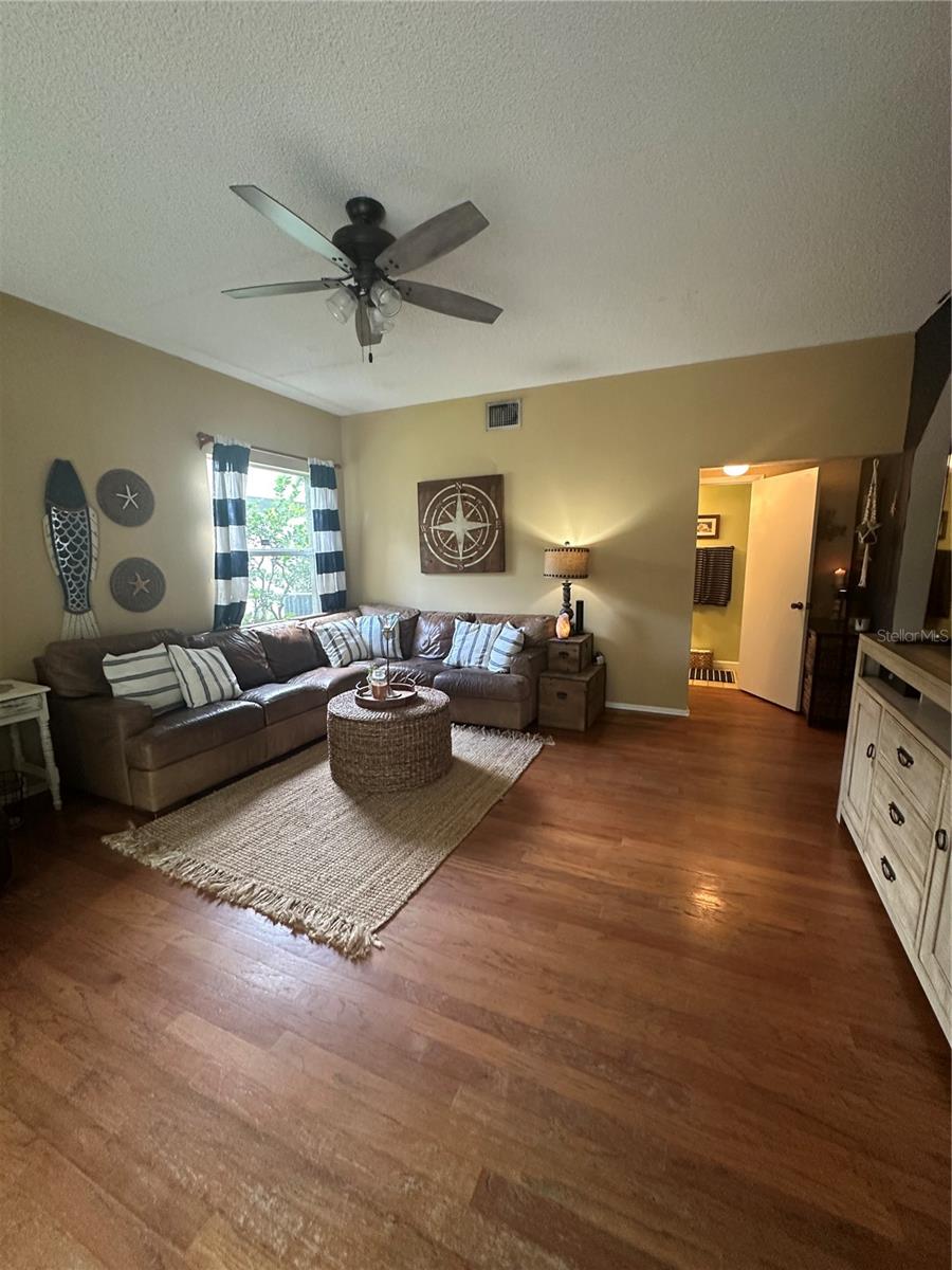 CREEKSIDE - Residential