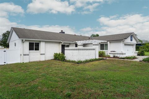 A home in LONGWOOD