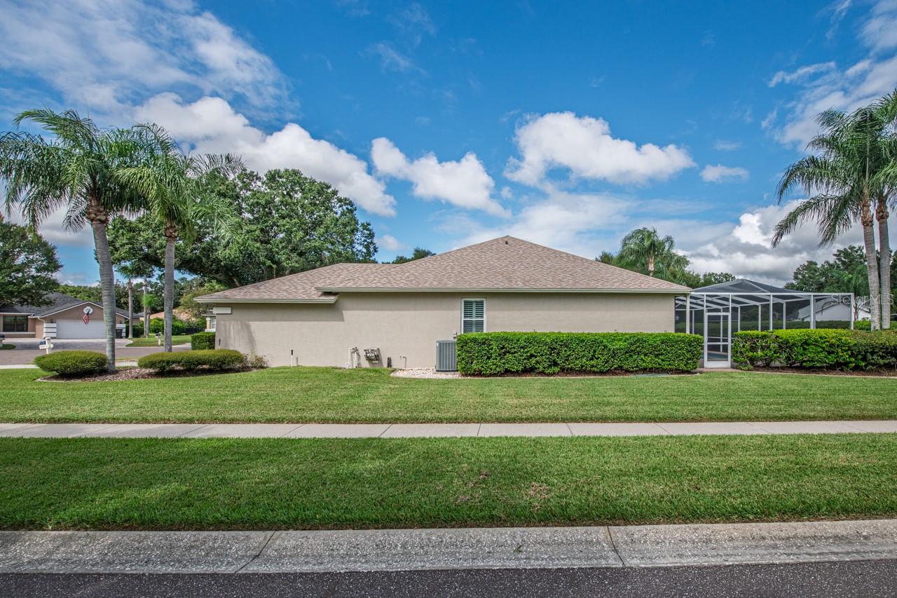 RIVER HILLS COUNTRY CLUB PH - Residential