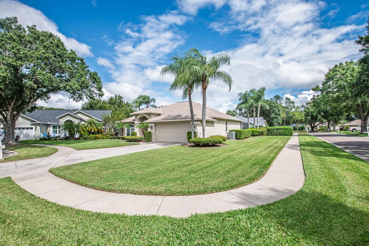 RIVER HILLS COUNTRY CLUB PH - Residential
