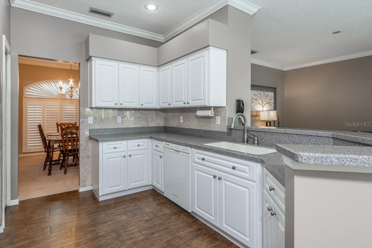 RIVER HILLS COUNTRY CLUB PH - Residential