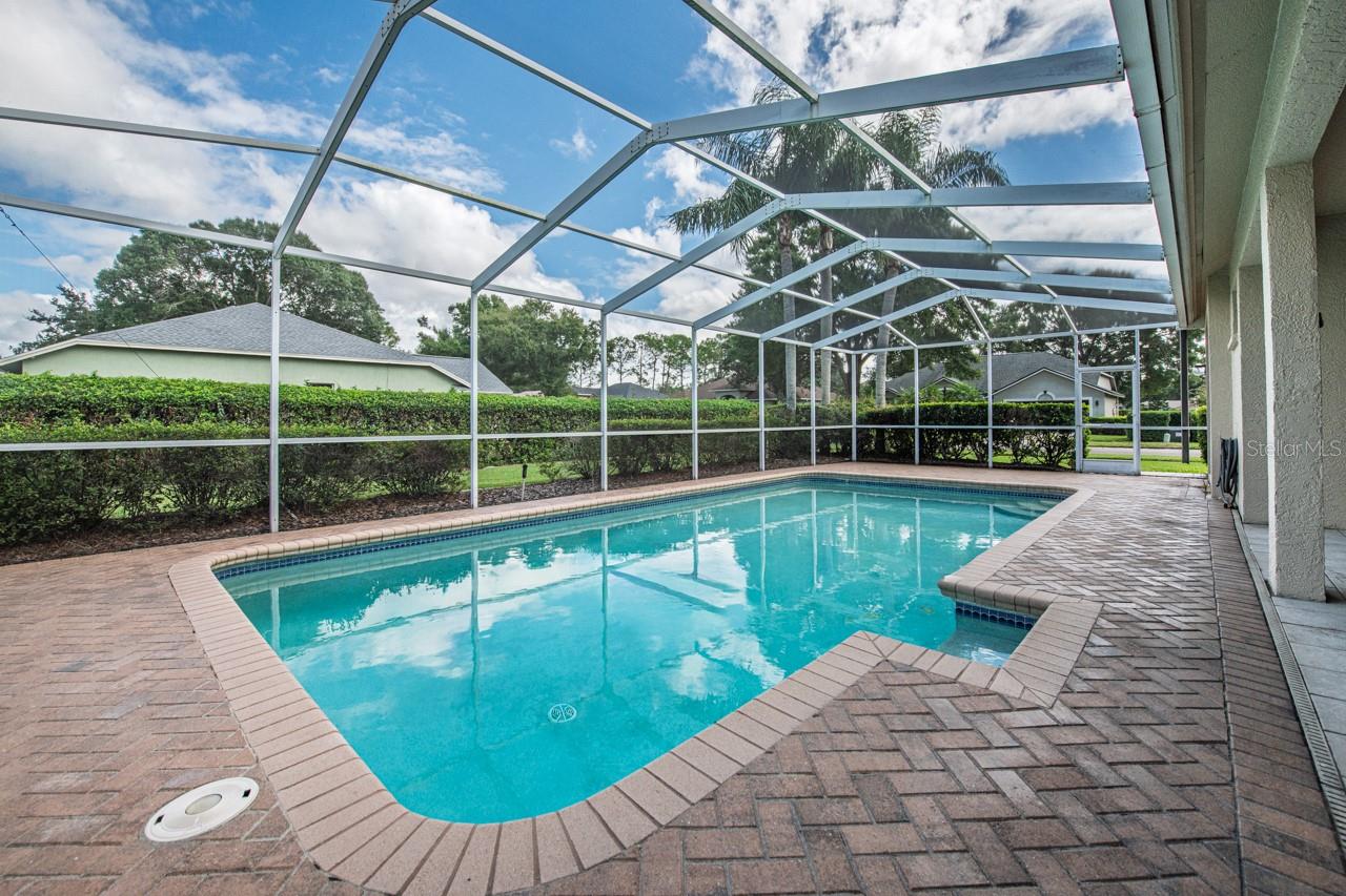 RIVER HILLS COUNTRY CLUB PH - Residential