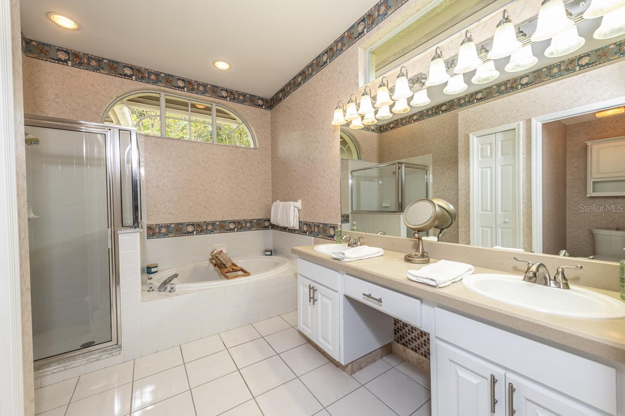 RIVER HILLS COUNTRY CLUB PH - Residential