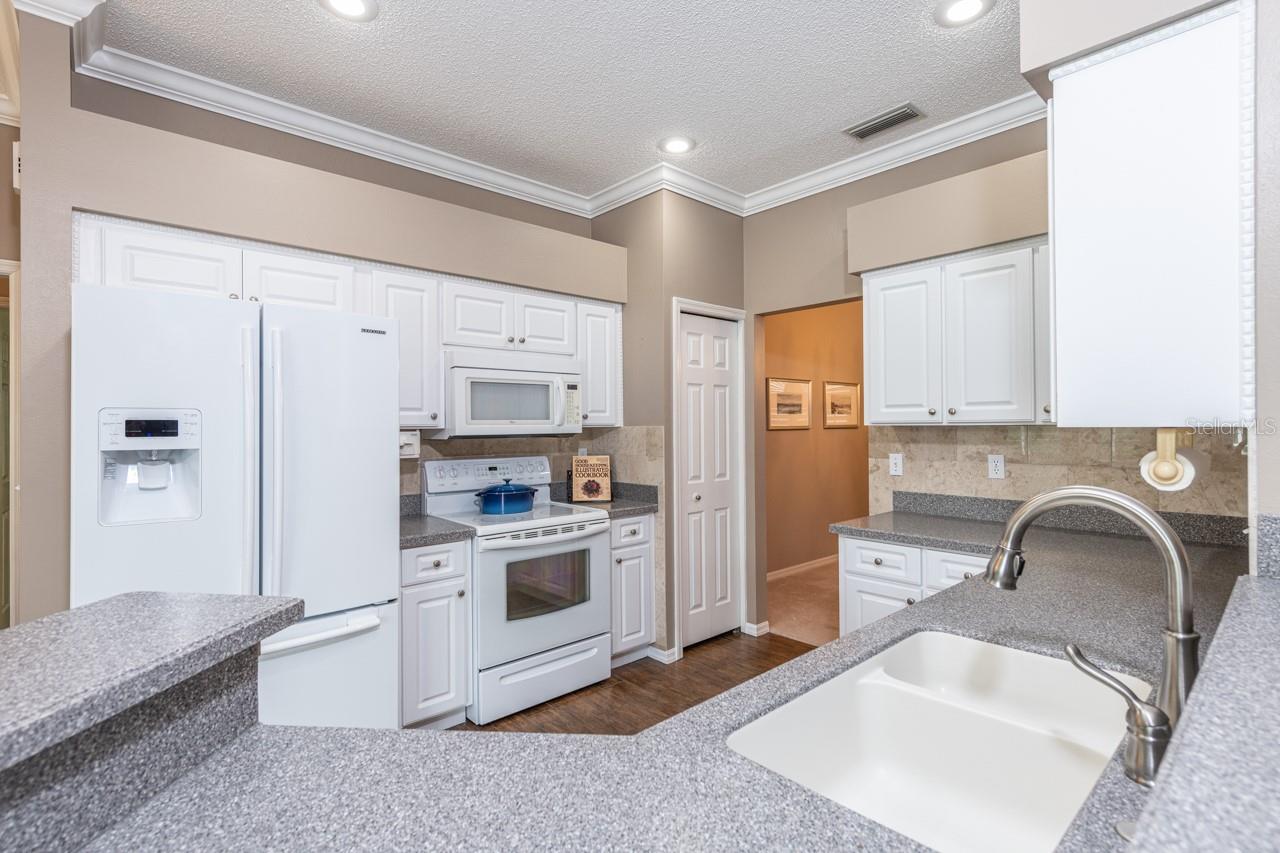 RIVER HILLS COUNTRY CLUB PH - Residential