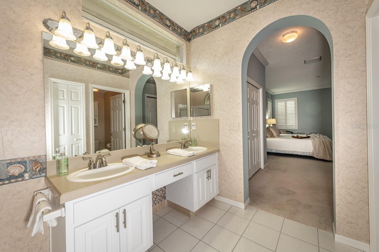 RIVER HILLS COUNTRY CLUB PH - Residential