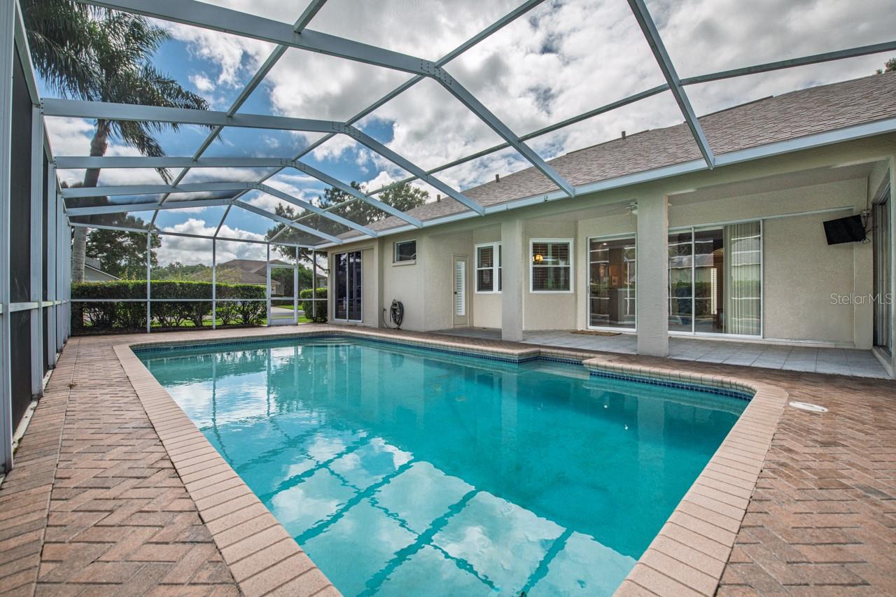 RIVER HILLS COUNTRY CLUB PH - Residential