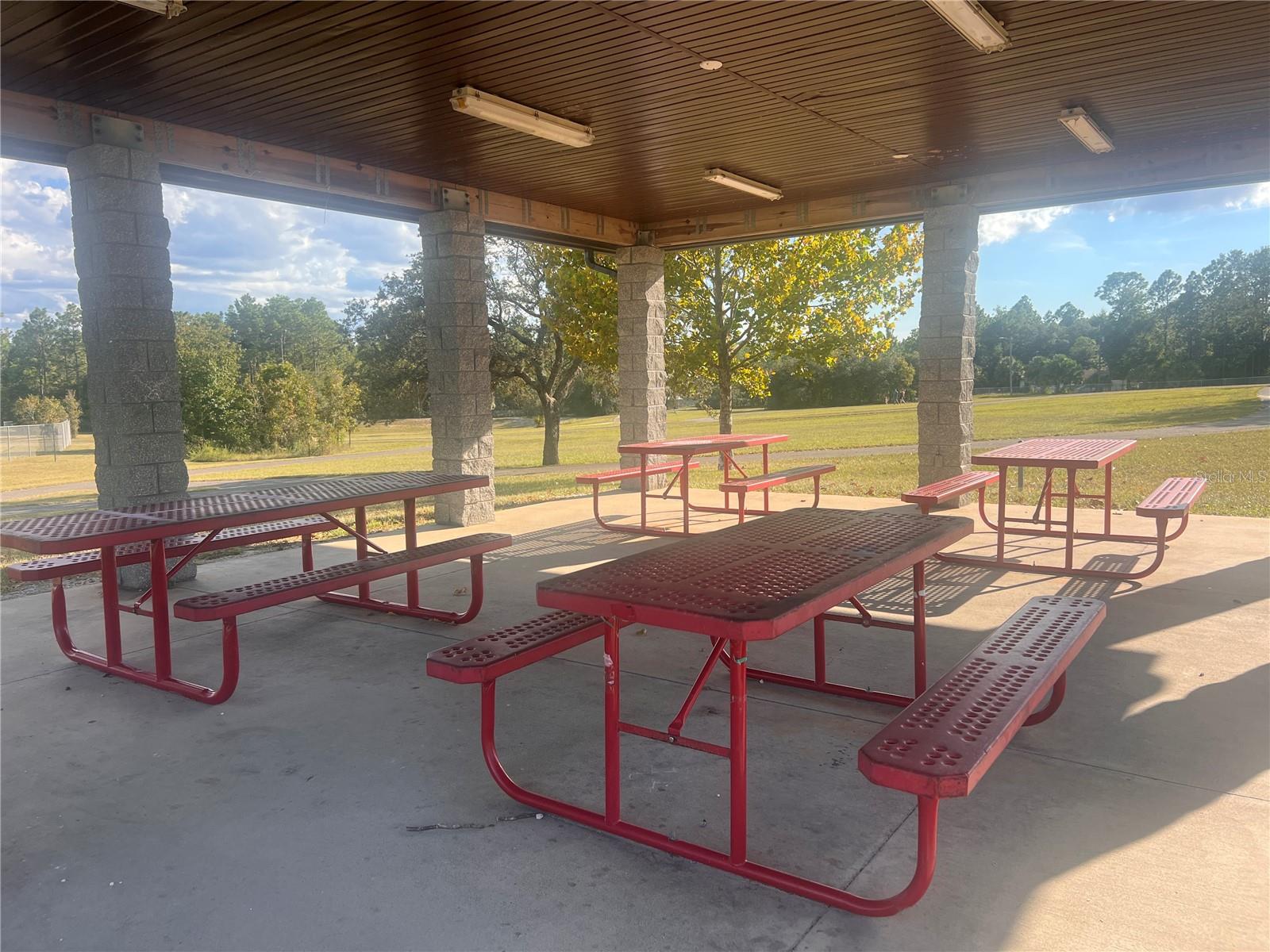 RAINBOW LAKES ESTATE - Land