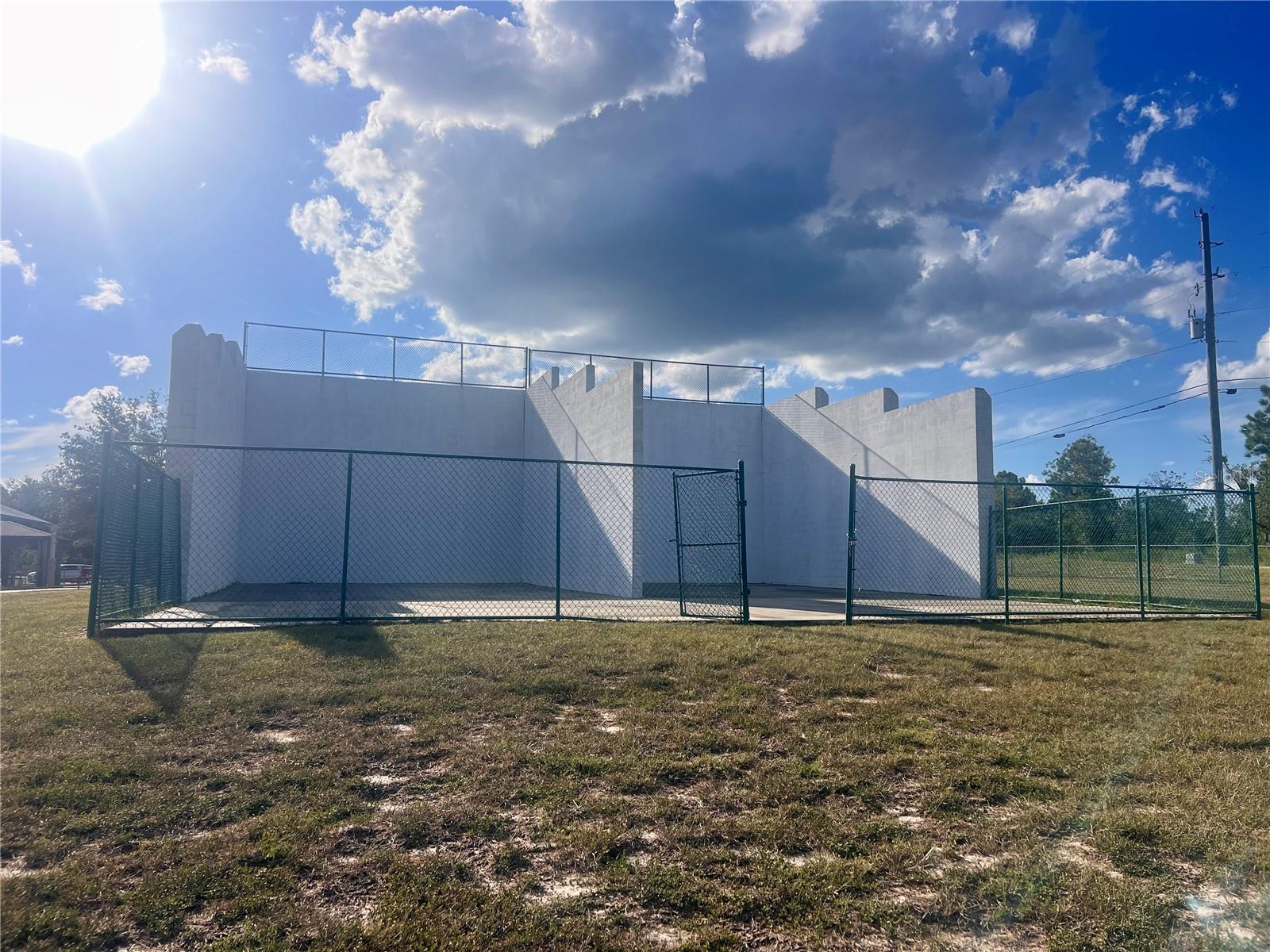 RAINBOW LAKES ESTATE - Land