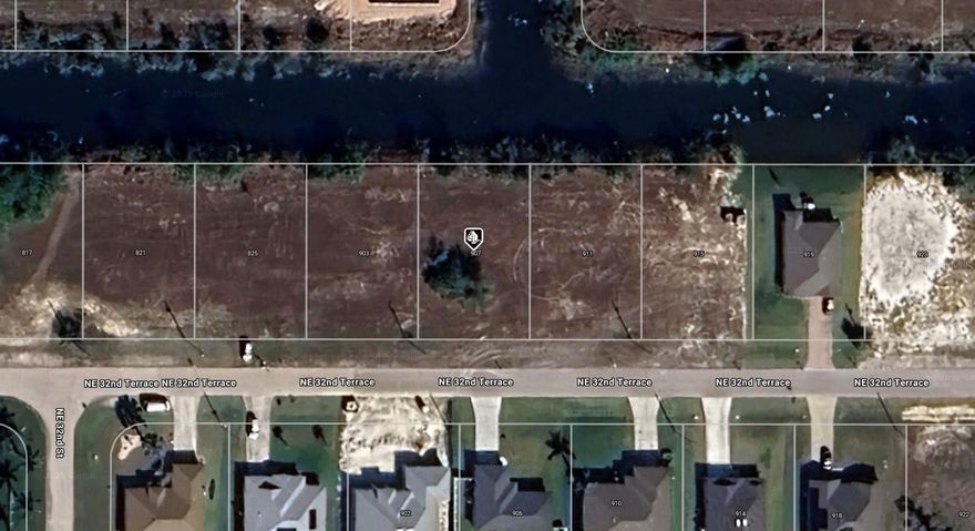 Beautiful, cleared, freshwater canal front lot, lots of new builds on the street. Priced below market for quick Sale. Nearby comps up to $40K for similar lots. Cash buyers ONLY. No Wholesaler or JV.