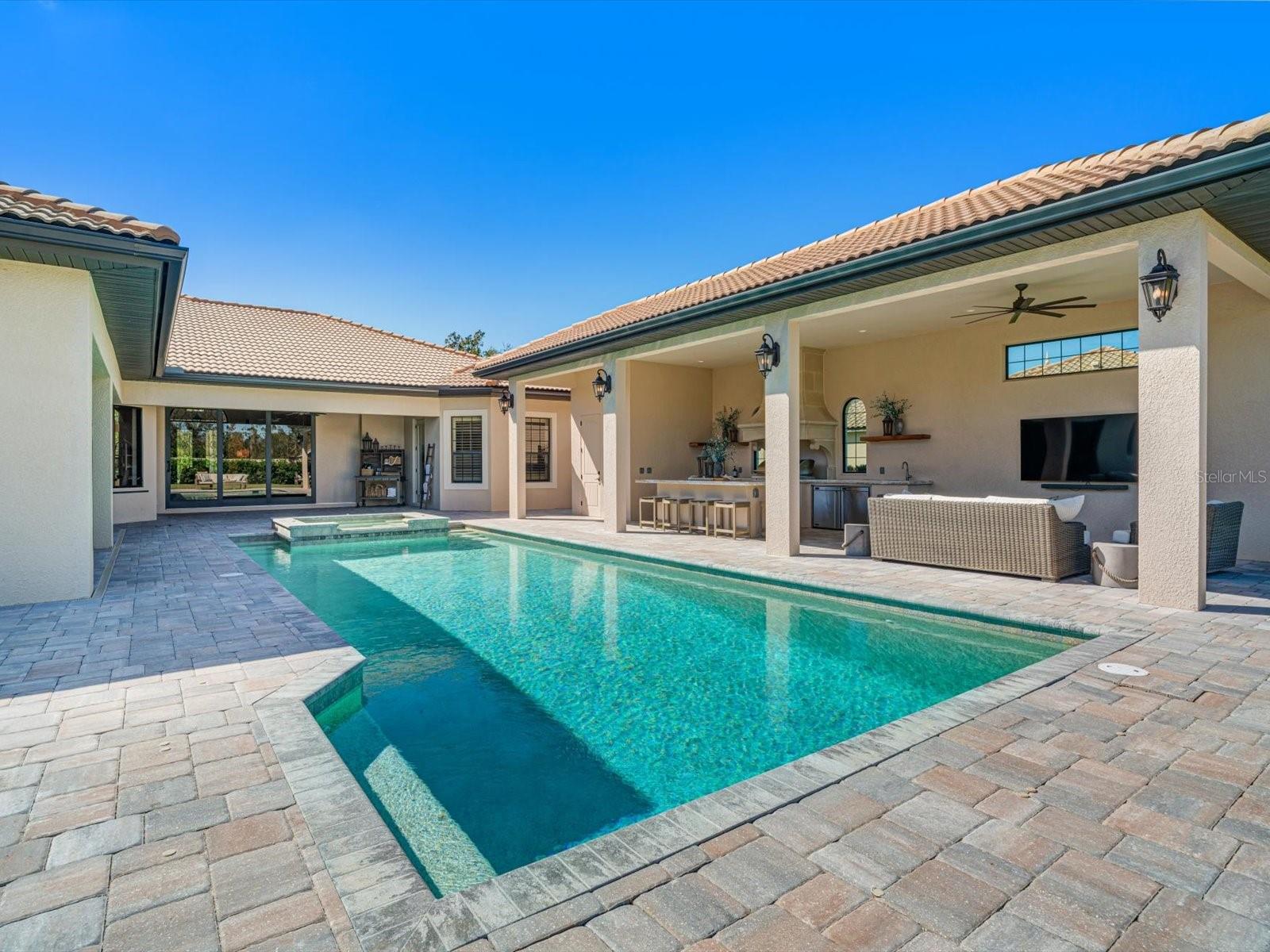 LAKEWOOD RANCH GOLF & COUNTRY CLUB - Residential