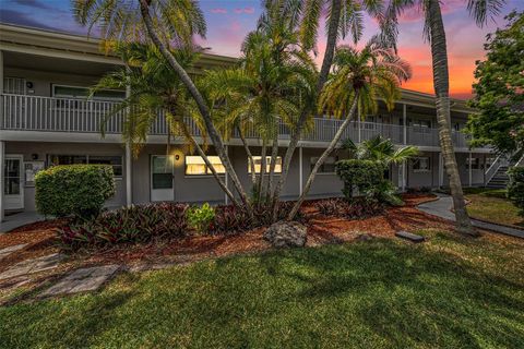 Condominium in ST PETERSBURG FL 5916 5TH AVENUE.jpg