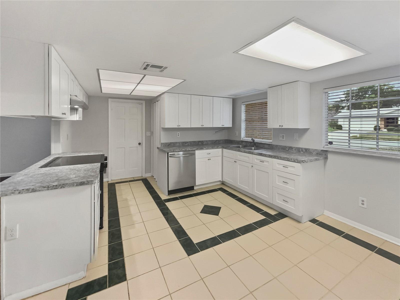 SAND LAKE HILLS SEC 01 - Residential