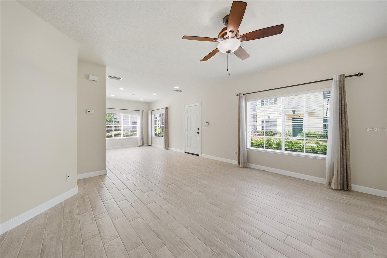 THE TWNHMS AT LIGHTHOUSE COVE IV - Residential
