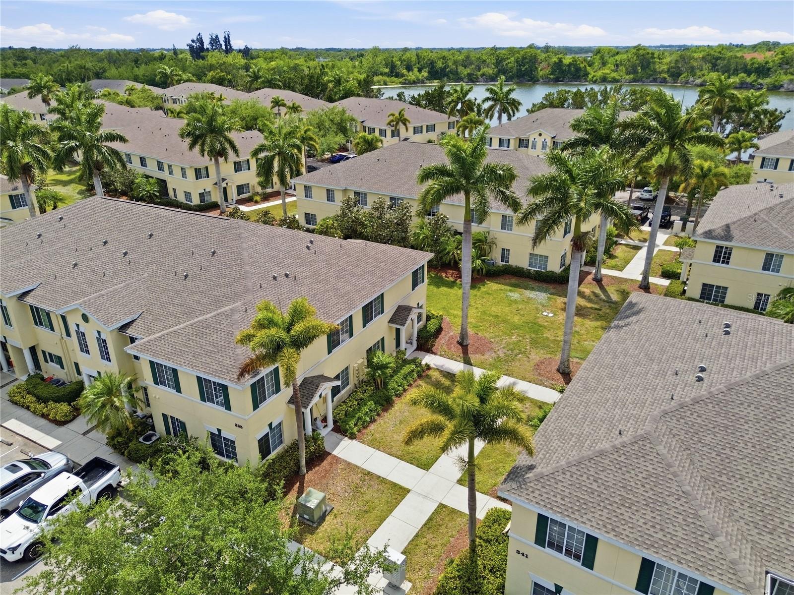 THE TWNHMS AT LIGHTHOUSE COVE IV - Residential