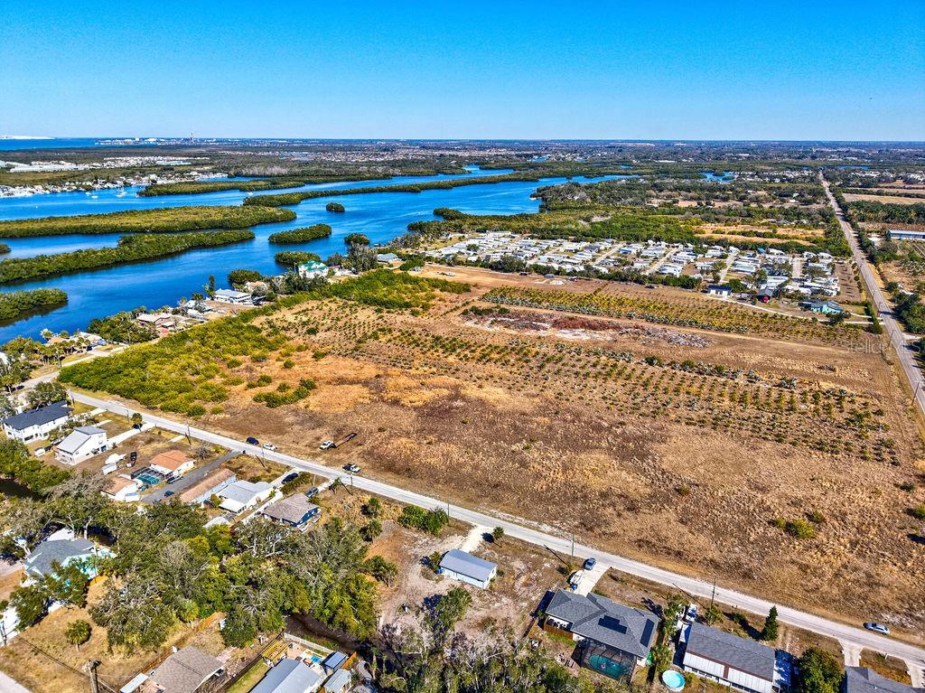 RIVER SHORE FARMS SUB - Land