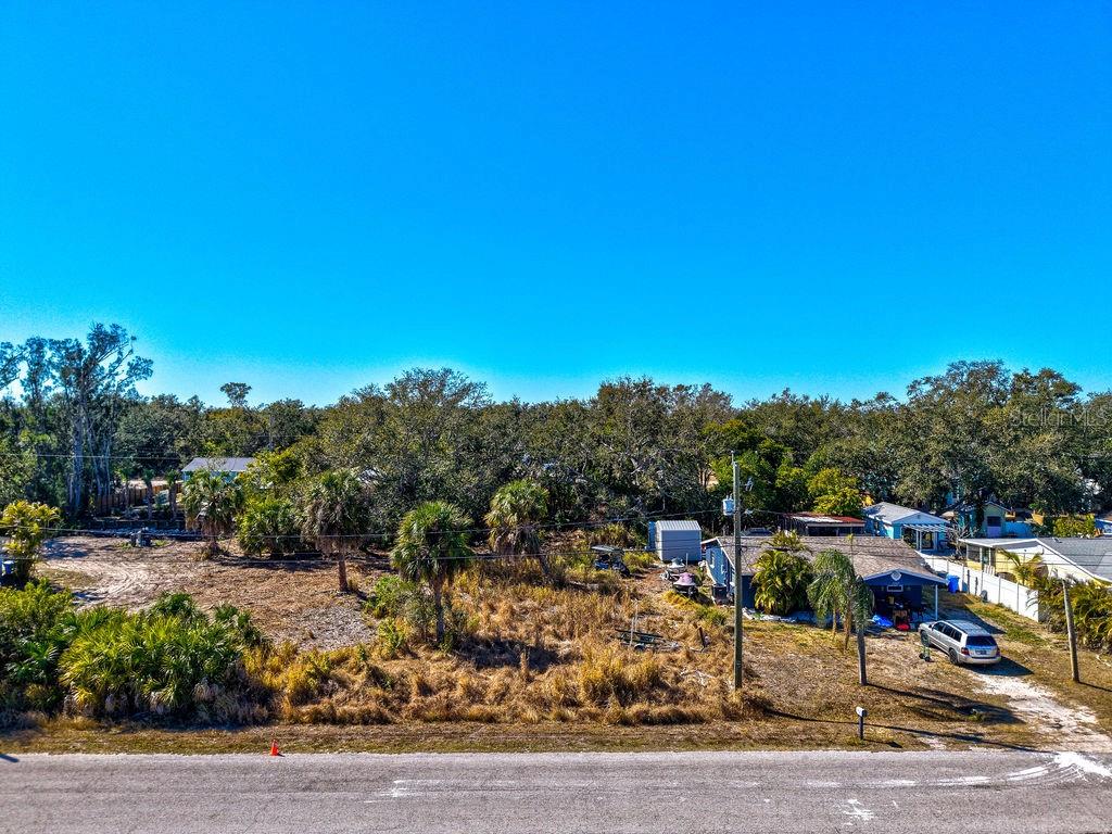 RIVER SHORE FARMS SUB - Land