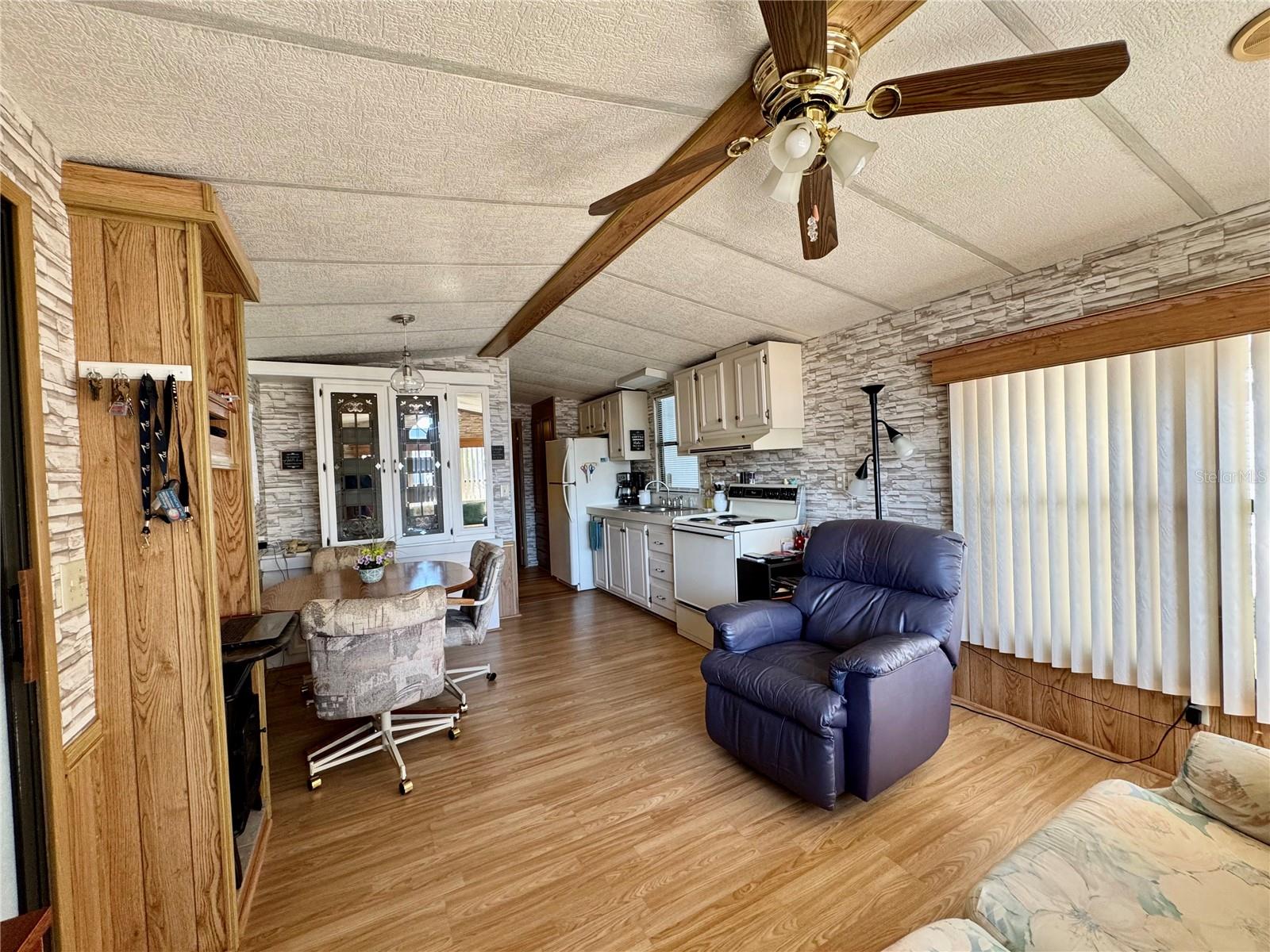 AMERICAN CONDOMINIUM PARKS - ZEPHYRHILLS - Residential