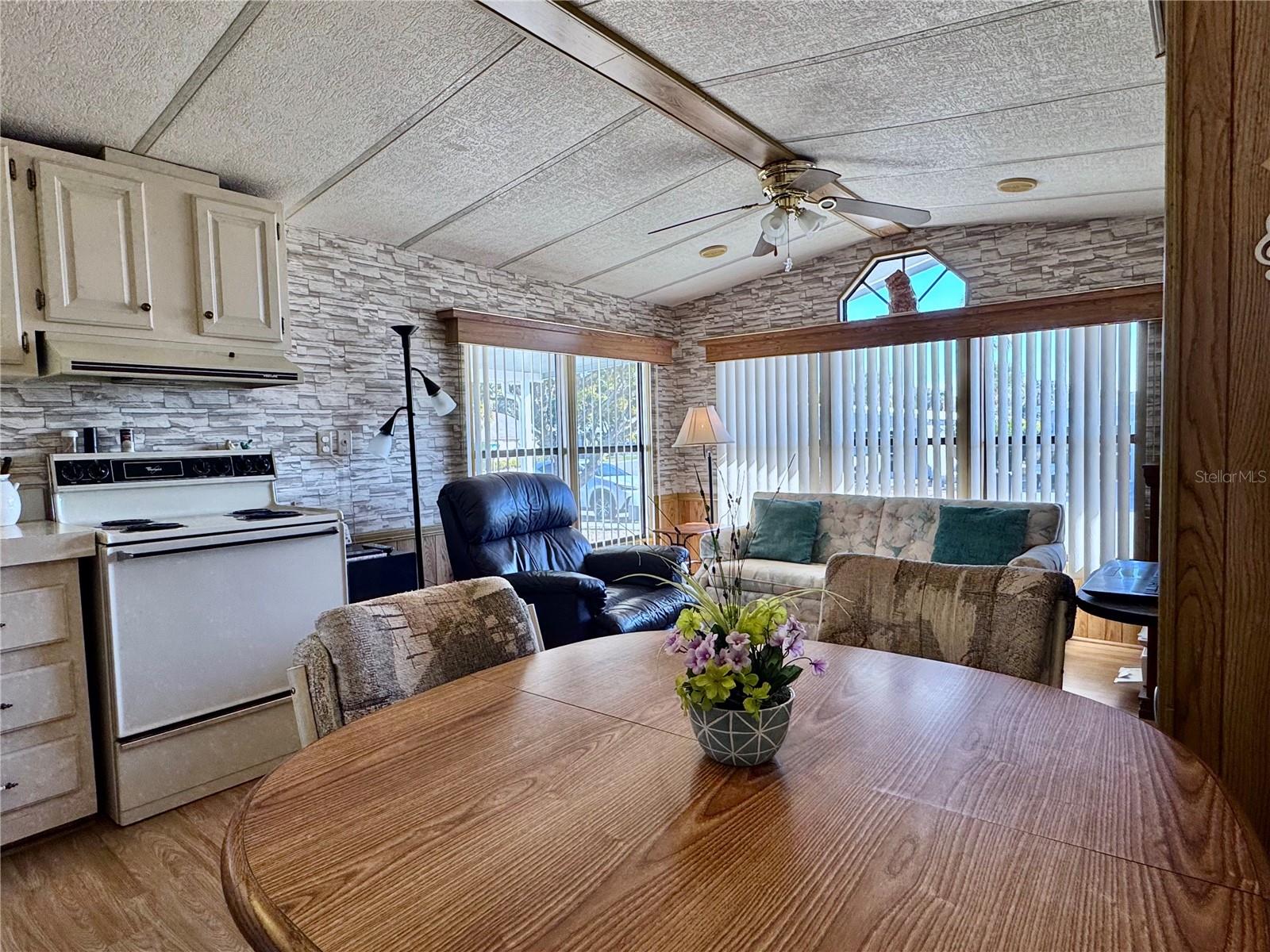 AMERICAN CONDOMINIUM PARKS - ZEPHYRHILLS - Residential