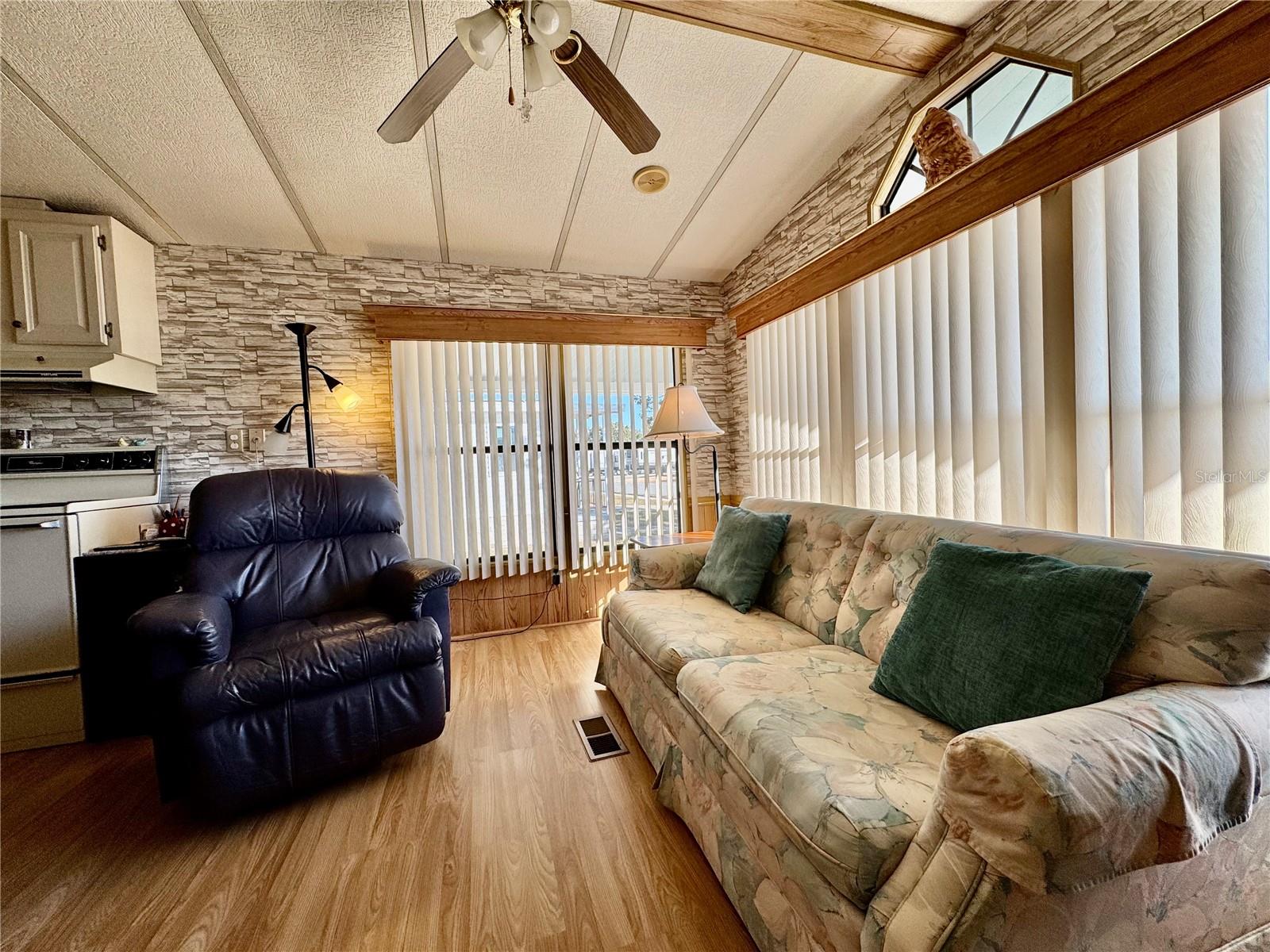 AMERICAN CONDOMINIUM PARKS - ZEPHYRHILLS - Residential