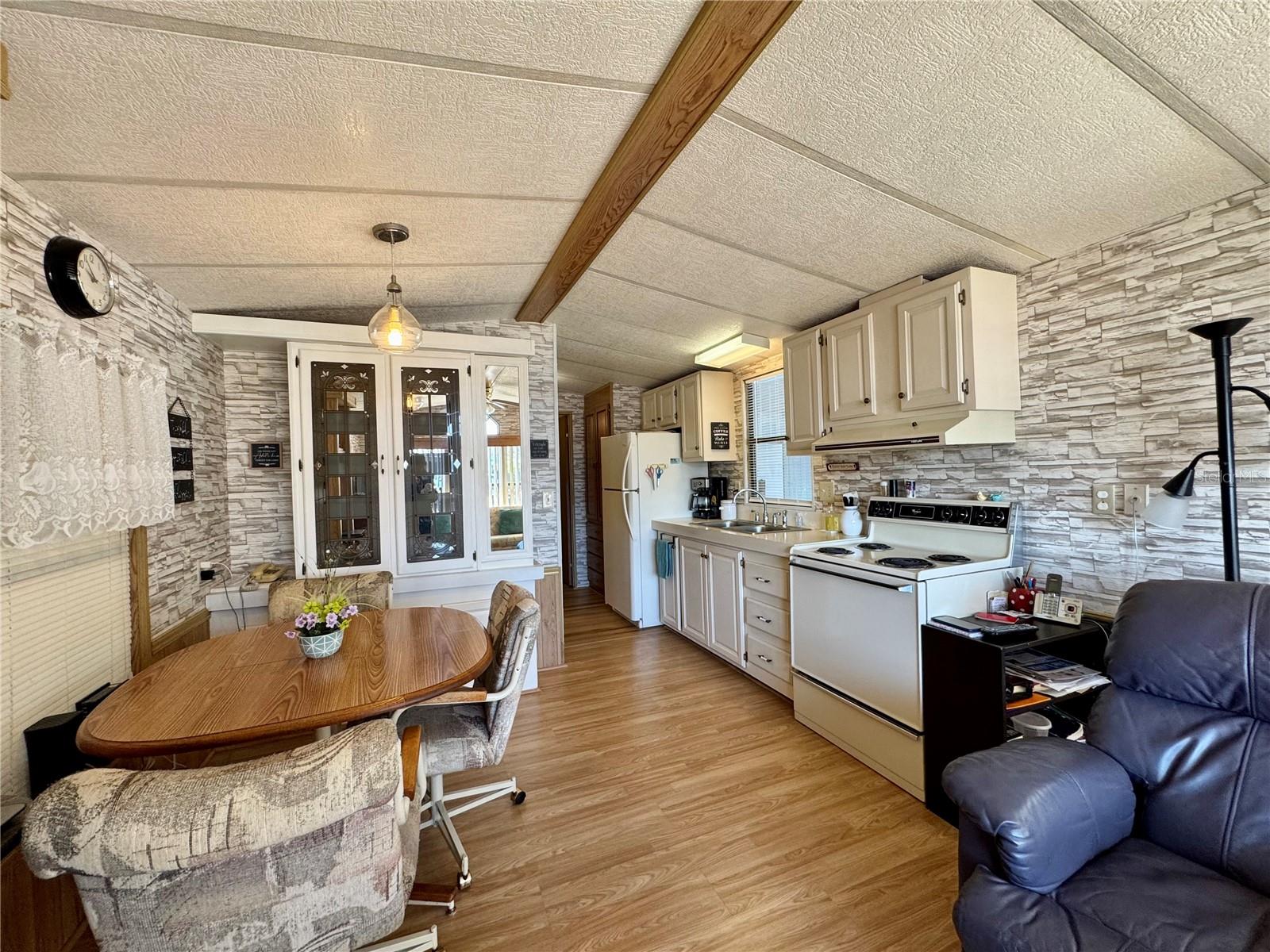 AMERICAN CONDOMINIUM PARKS - ZEPHYRHILLS - Residential