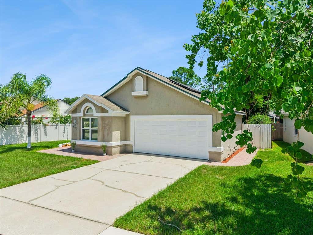Photo of 848 Heather Glen Circle, Lake Mary, FL 32746 (MLS # G5115177)