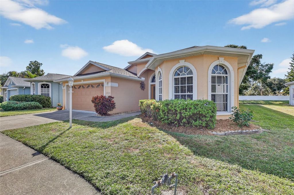 Photo of 1058 Whitegate Court, Sarasota, FL 34232 (MLS # A4668676)