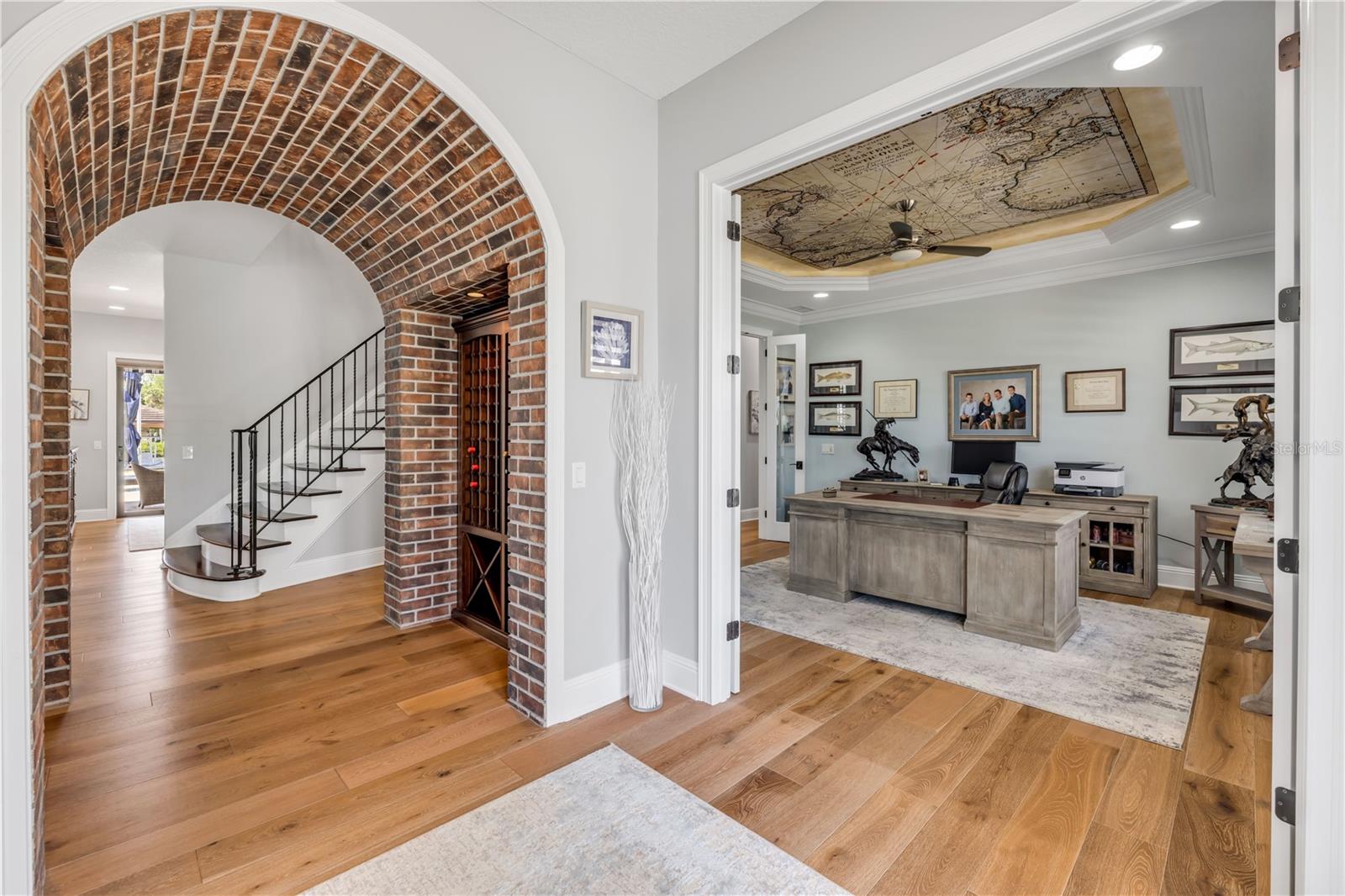 1212 COMMODORE DRIVE
