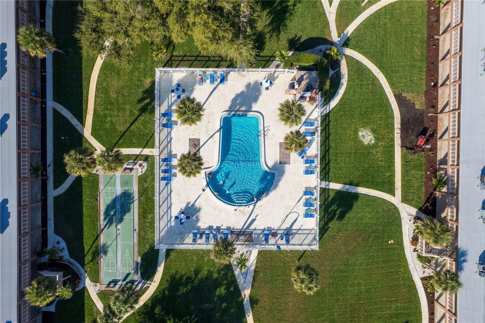 VELVET CLOAKE CONDO - Residential