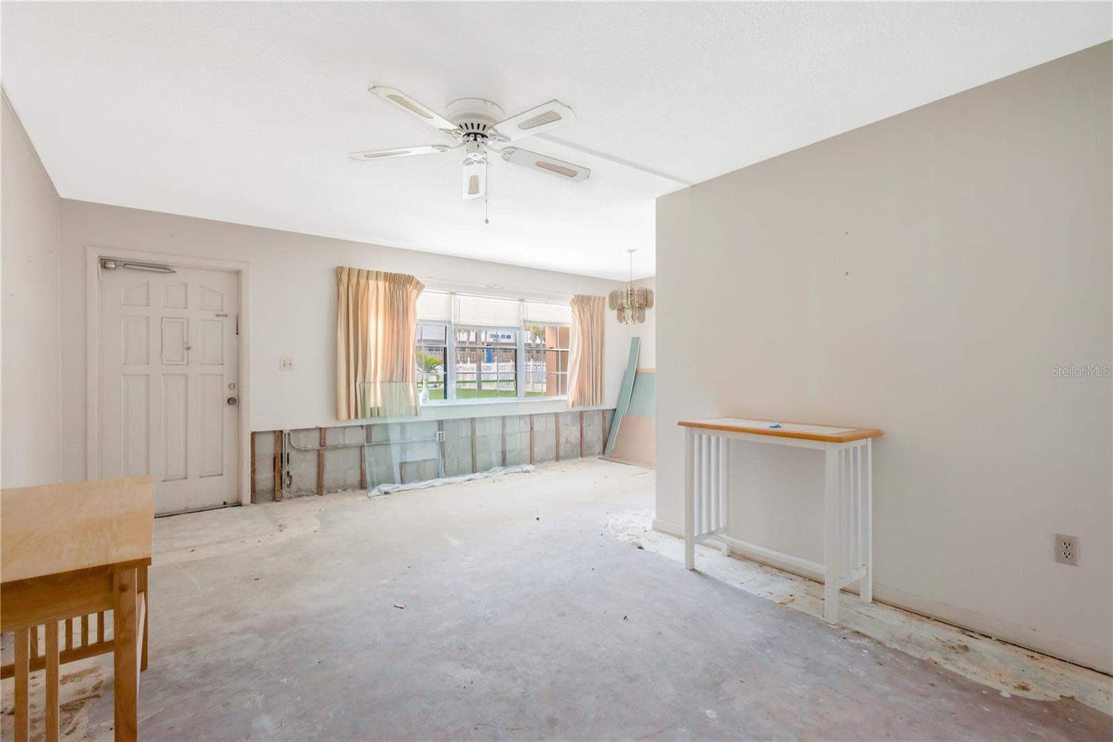 VELVET CLOAKE CONDO - Residential