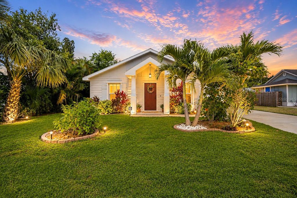 Photo of 606 19th Avenue W, Palmetto, FL 34221 (MLS # A4692950)