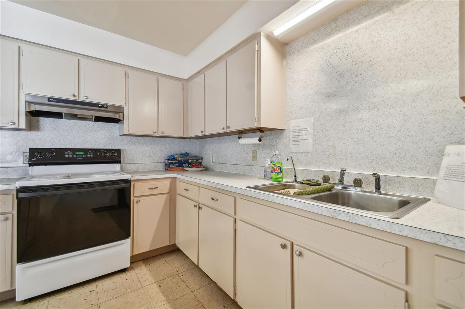 VENDOME VILLAGE 11 - Residential
