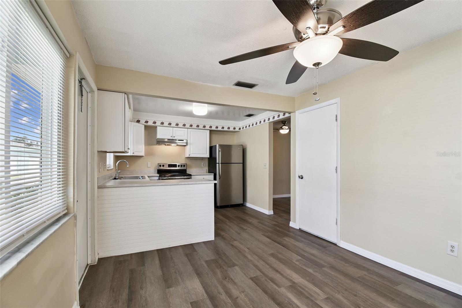 VENDOME VILLAGE 11 - Residential