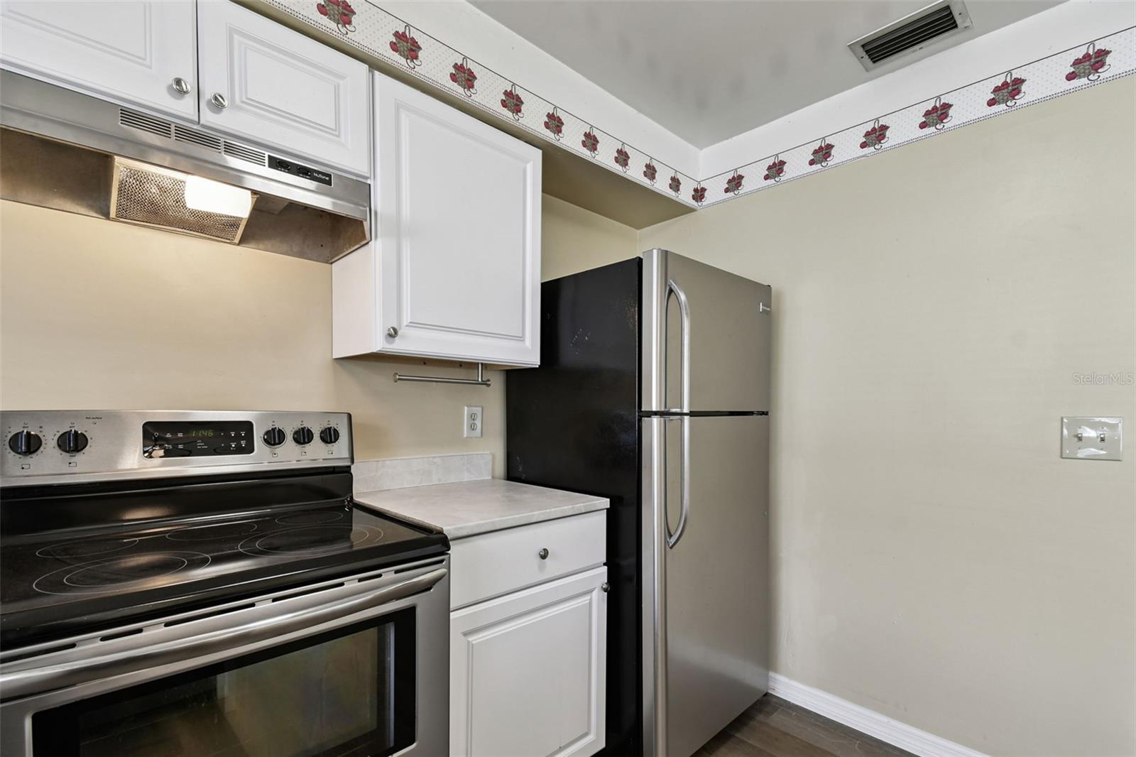 VENDOME VILLAGE 11 - Residential