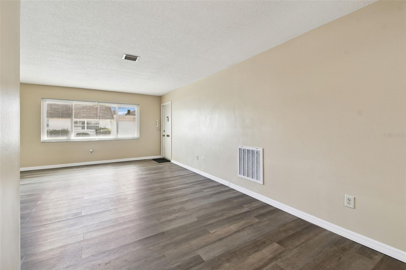 VENDOME VILLAGE 11 - Residential