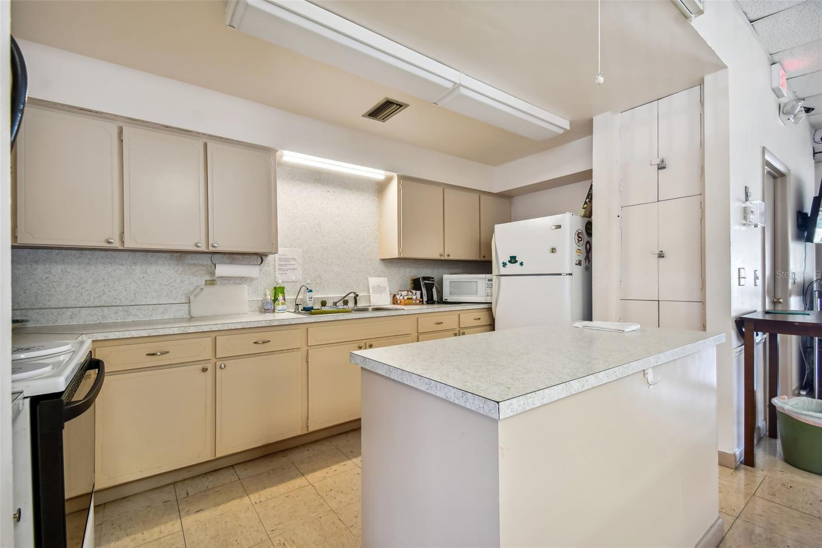 VENDOME VILLAGE 11 - Residential