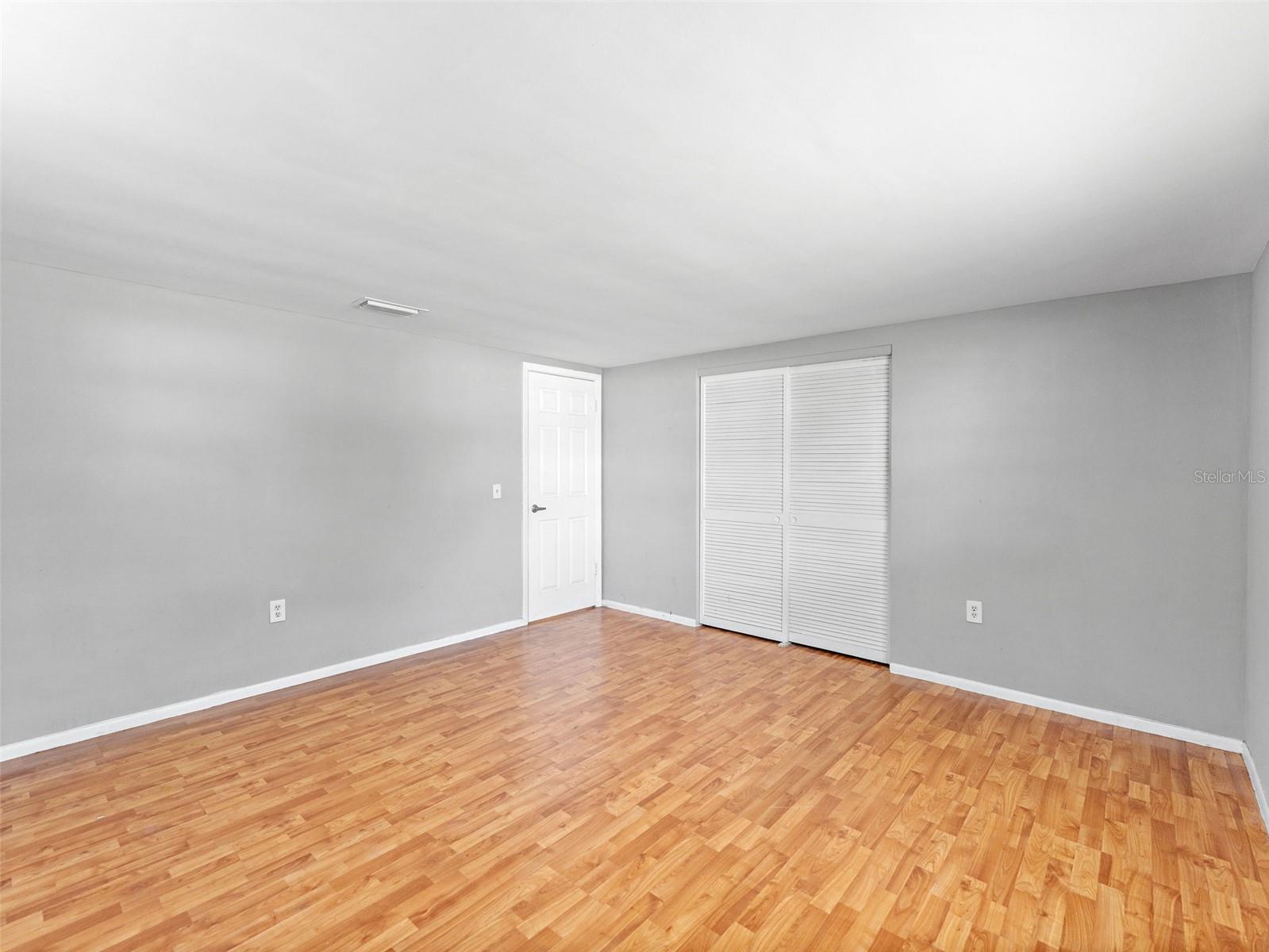 COLONIAL HILLS - Residential