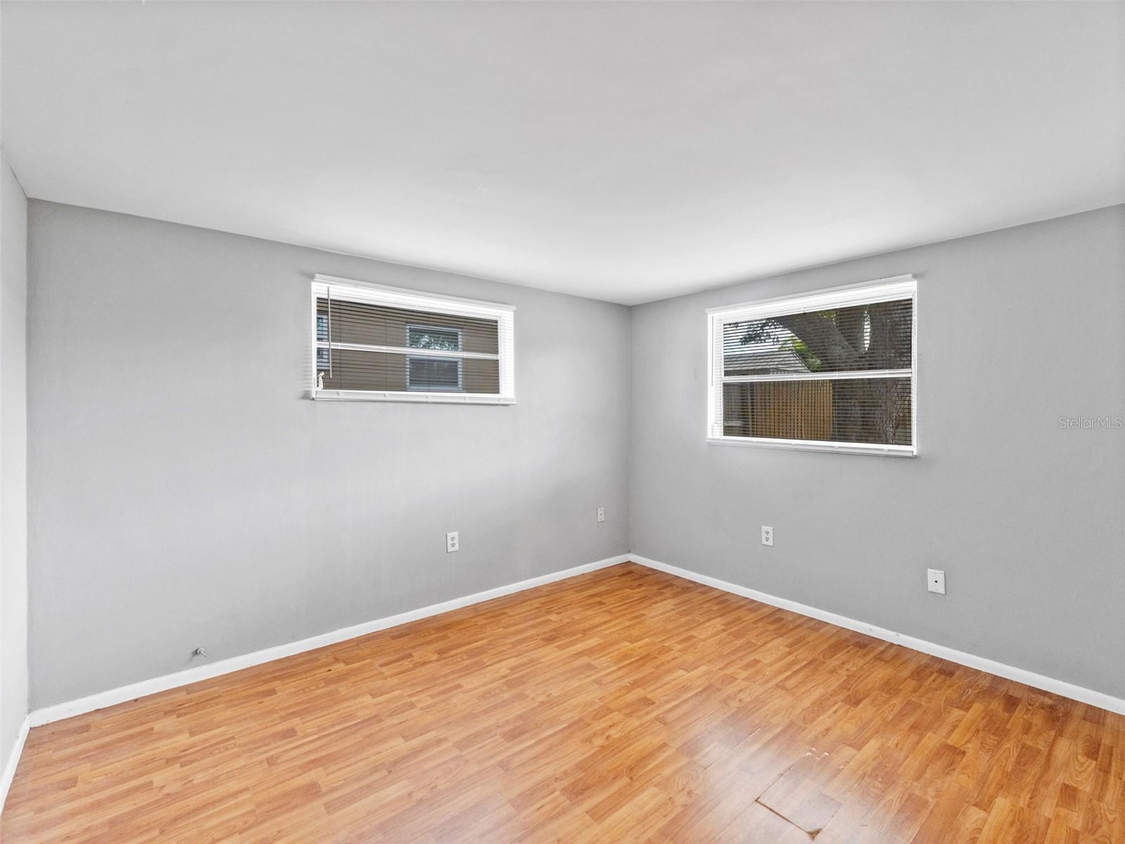 COLONIAL HILLS - Residential