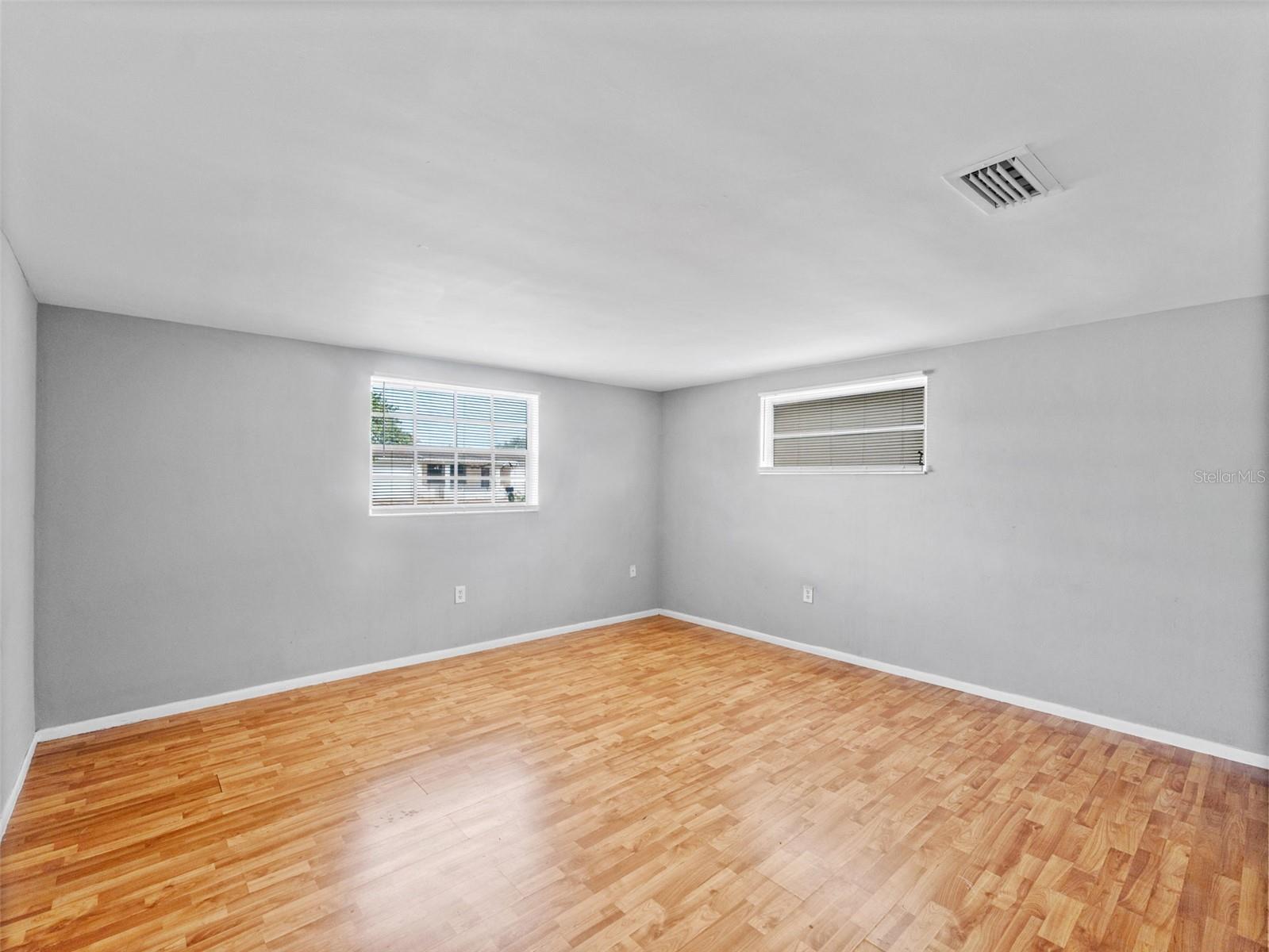 COLONIAL HILLS - Residential