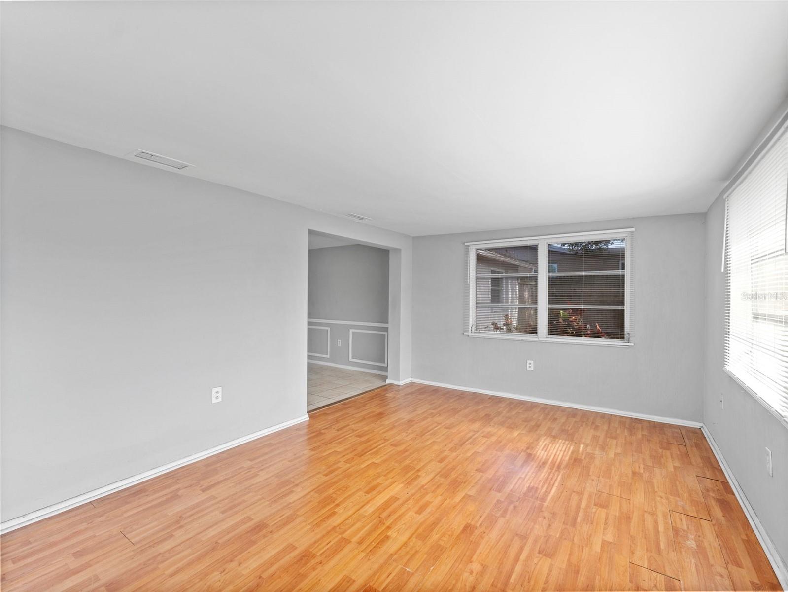 COLONIAL HILLS - Residential